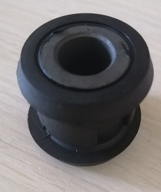 Сайлентблок задний LH M26CS301 RBI