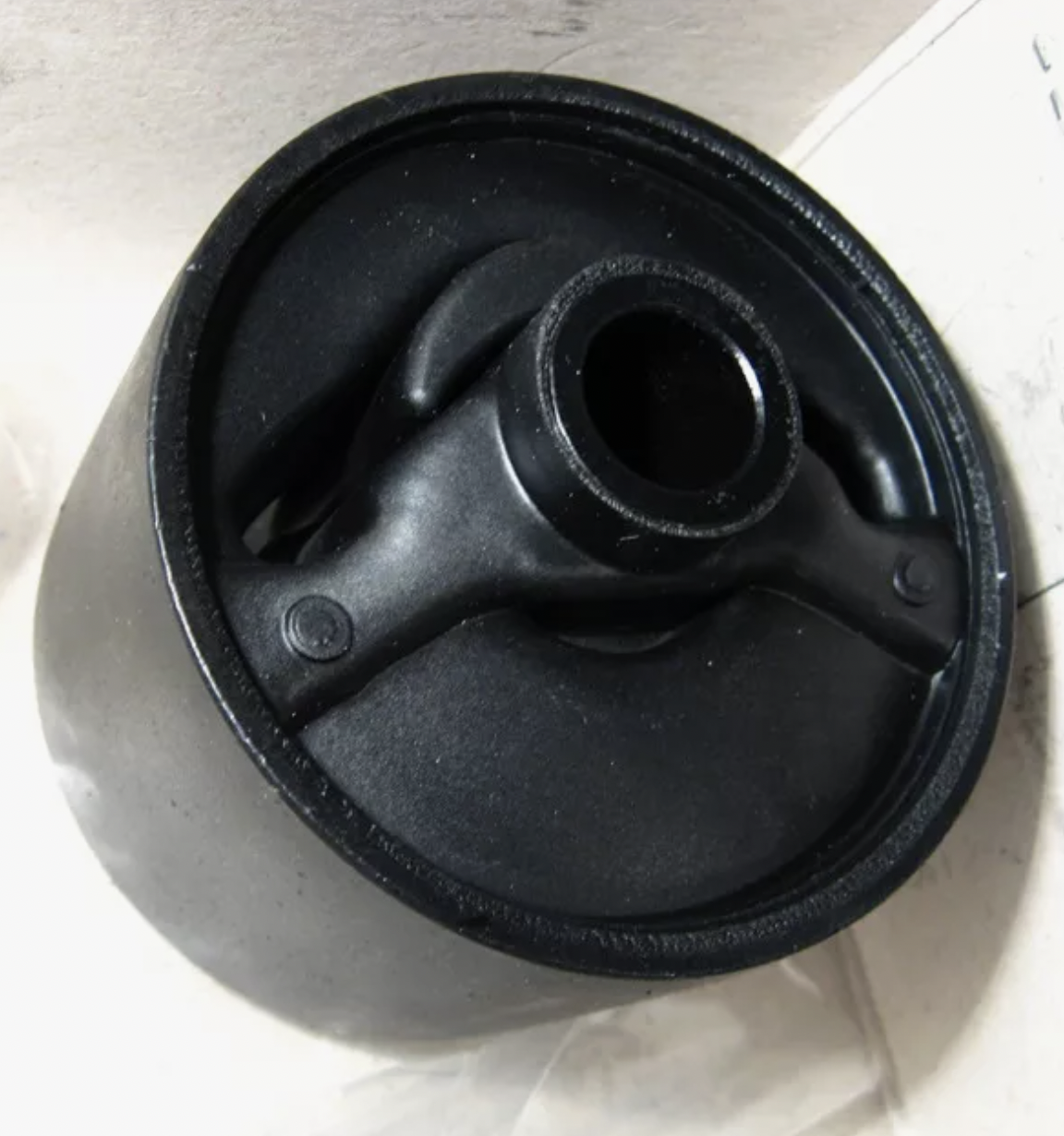 Сайлентблок задний RH T0930R RBI